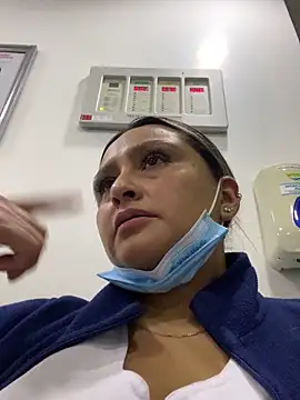 Keittly  online show from December 2025 01:34:02 AM