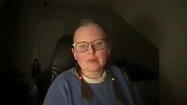 Snapshot of lexie_lilacs chatting on February 2025 04:31:01 AM lexie lilacs online show from February 2025 04:31:01 AM