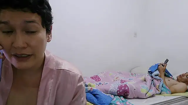 luxandracon23 online show from February 2026 01:20:01 PM