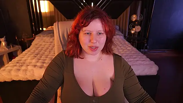 LiliyaMoon online show from November 2025 07:19:02 AM