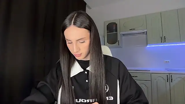 Kim Oberlin  online show from February 2026 04:08:01 PM