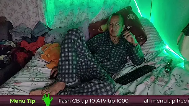 Snapshot of yazforeSolo chatting on March 2025 03:14:01 AM yazforeSolo online show from March 2025 03:14:01 AM