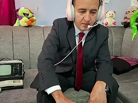 Snapshot of yazforeSolo chatting on September 2025 02:17:01 PM yazforeSolo online show from September 2025 02:17:01 PM