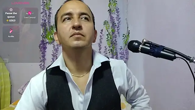 Snapshot of yazforeSolo chatting on September 2025 02:41:02 PM yazforeSolo online show from September 2025 02:41:02 PM