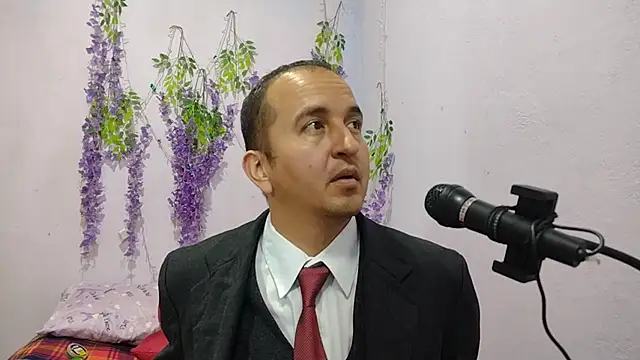 Snapshot of yazforeSolo chatting on September 2025 02:18:02 PM yazforeSolo online show from September 2025 02:18:02 PM