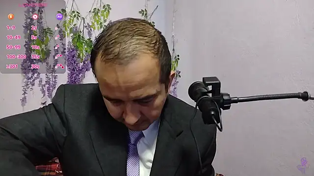 Snapshot of yazforeSolo chatting on September 2025 01:04:01 PM yazforeSolo online show from September 2025 01:04:01 PM