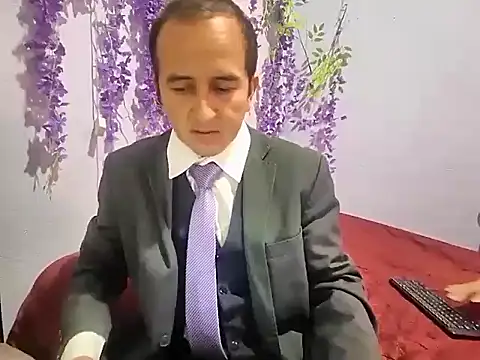 Snapshot of yazforeSolo chatting on October 2025 02:37:02 PM yazforeSolo online show from October 2025 02:37:02 PM