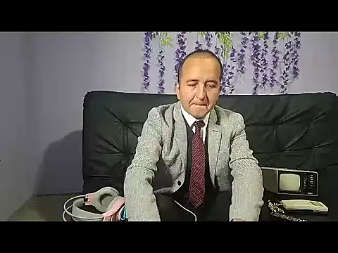 Snapshot of yazforeSolo chatting on November 2025 02:38:02 PM yazforeSolo online show from November 2025 02:38:02 PM