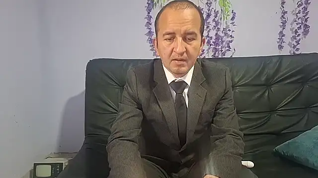 Snapshot of yazforeSolo chatting on November 2025 02:28:01 PM yazforeSolo online show from November 2025 02:28:01 PM