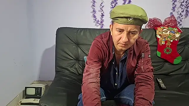 Snapshot of yazforeSolo chatting on November 2025 02:29:02 PM yazforeSolo online show from November 2025 02:29:02 PM