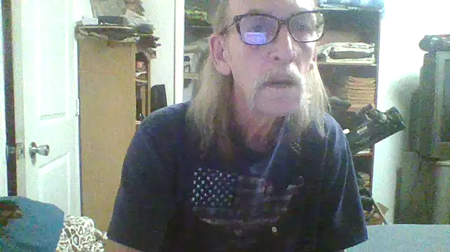 friendlychat1 online show from October 2025 02:42:01 AM