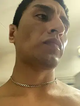 xzyohan online show from December 2024 12:18:01 AM