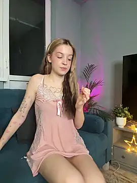 Snapshot of Sweet_Evva chatting on January 2025 06:54:02 PM Sweet Evva online show from January 2025 06:54:02 PM