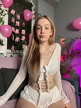 Snapshot of Sweet_Evva chatting on February 2025 04:10:01 PM Sweet Evva online show from February 2025 04:10:01 PM