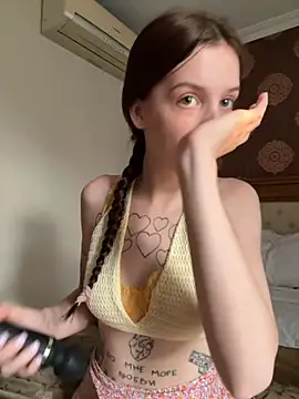 Snapshot of Sweet_Evva chatting on September 2025 03:45:01 PM Sweet Evva online show from September 2025 03:45:01 PM