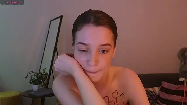 Sweet Evva online show from June 2026 02:33:01 PM