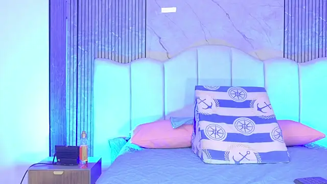 Sofia martiin online show from December 2025 03:13:01 AM