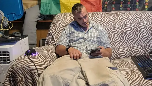 Snapshot of ScubaStevex chatting on July 2026 07:38:02 AM ScubaStevex online show from July 2026 07:38:02 AM