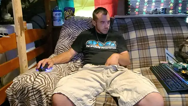 Snapshot of ScubaStevex chatting on July 2026 03:21:02 PM ScubaStevex online show from July 2026 03:21:02 PM