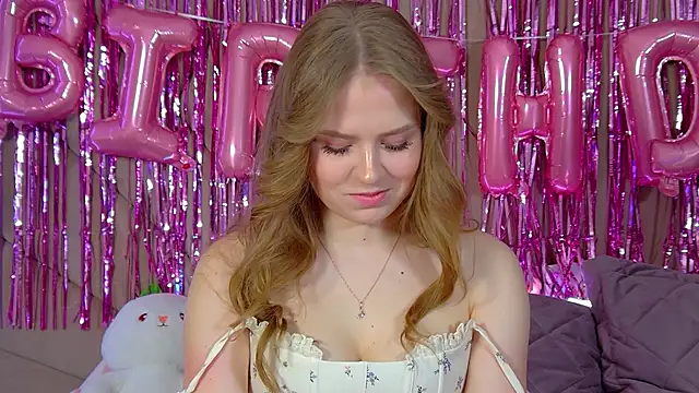 SelinSwarovski online show from February 2026 06:01:01 PM