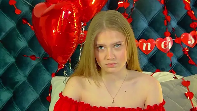 SelinSwarovski online show from February 2026 04:26:01 PM