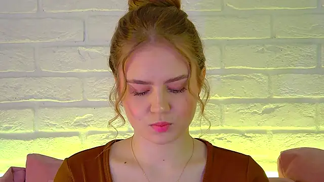 SelinSwarovski online show from February 2026 04:49:02 PM