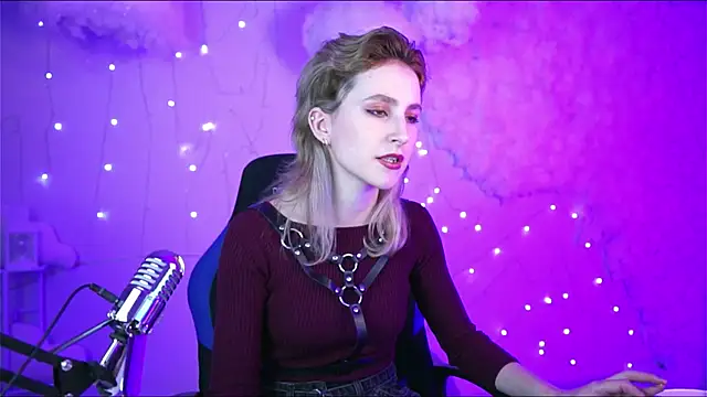 LuxRayi online show from January 2025 06:45:02 PM