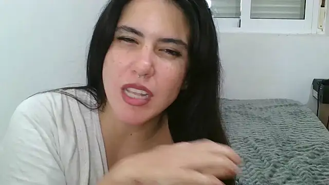 Snapshot of AbyCarson chatting on December 2024 03:26:02 PM AbyCarson online show from December 2024 03:26:02 PM