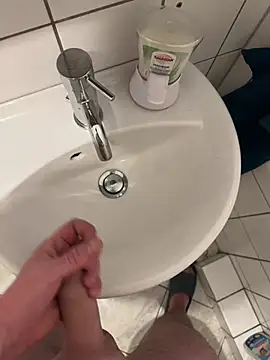 Snapshot of Abenteuerman chatting on December 2024 04:45:02 AM Abenteuerman online show from December 2024 04:45:02 AM