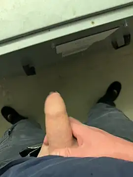 Snapshot of Abenteuerman chatting on December 2024 11:58:01 AM Abenteuerman online show from December 2024 11:58:01 AM