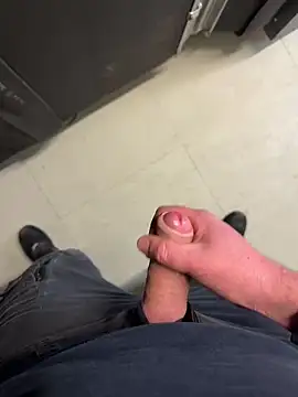 Snapshot of Abenteuerman chatting on December 2024 12:49:01 PM Abenteuerman online show from December 2024 12:49:01 PM