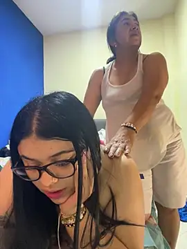 alissonfernandez  online show from October 2025 05:34:01 PM