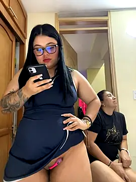 alissonfernandez  online show from November 2025 01:00:02 PM