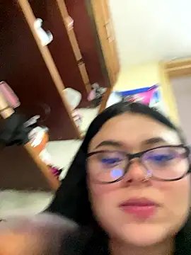 alissonfernandez  online show from January 2026 06:44:02 PM