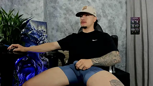 boyc022  online show from November 2025 01:28:02 PM