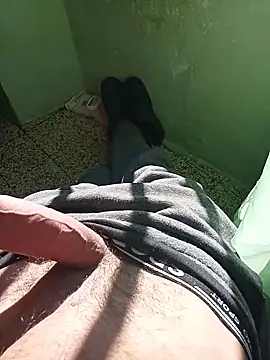 Snapshot of MrTamburine22 chatting on November 2025 11:57:02 AM MrTamburine22 online show from November 2025 11:57:02 AM