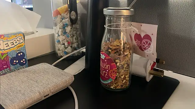 Snapshot of awesome_anna chatting on February 2025 11:30:02 AM awesome anna online show from February 2025 11:30:02 AM