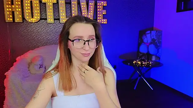 AliceBYKiss online show from December 2024 04:05:02 PM