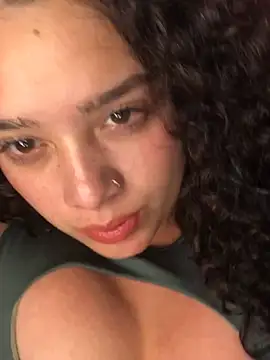 Snapshot of Julieta_333 chatting on March 2025 05:57:02 AM Julieta 333 online show from March 2025 05:57:02 AM