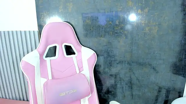 lana boomer online show from September 2025 08:19:01 PM