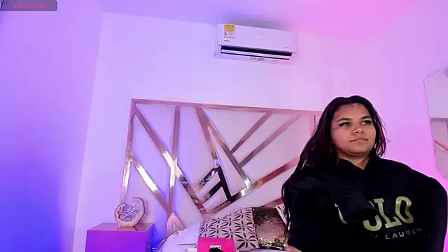 Carolina Evanss online show from March 2025 03:25:01 AM