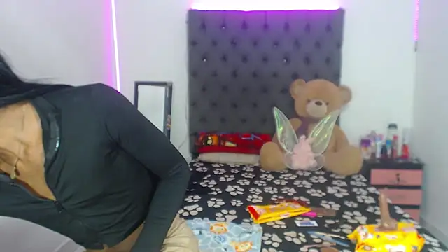 Snapshot of lucianadolll chatting on October 2025 03:01:02 AM lucianadolll online show from October 2025 03:01:02 AM