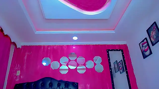 TiffanyMackensyy online show from December 2025 09:23:02 PM