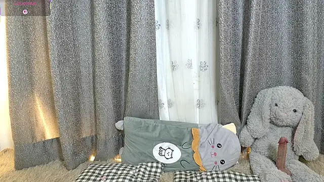 petite paola online show from December 2025 10:17:02 PM