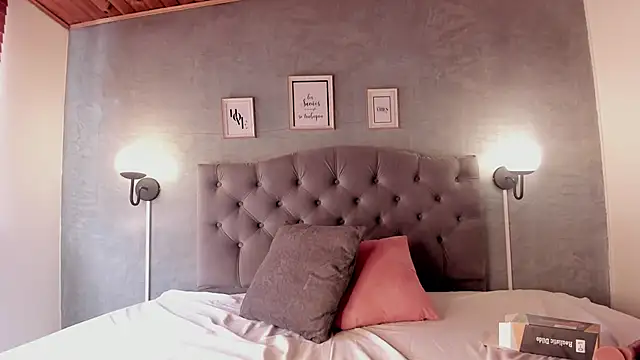 MeridaLane online show from February 2025 03:54:02 PM