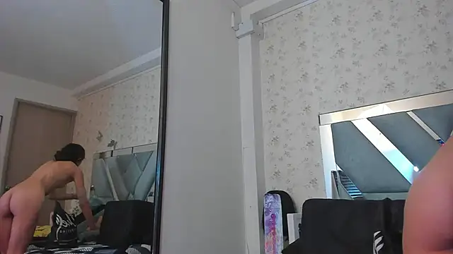 Snapshot of Queenjenn__ chatting on December 2024 01:22:01 AM Queenjenn online show from December 2024 01:22:01 AM