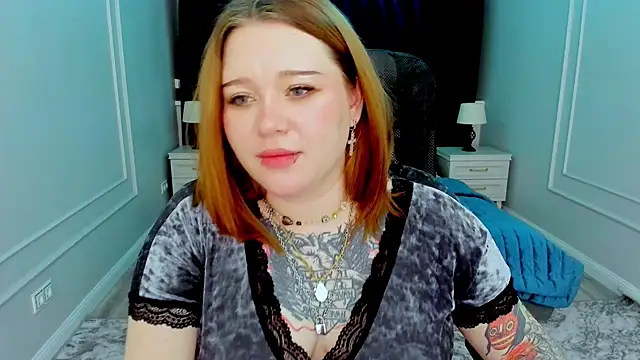 MoonLghte online show from January 2025 10:44:01 PM