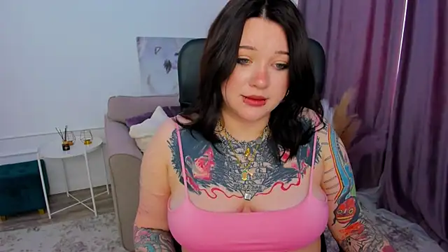 MoonLghte online show from February 2025 12:37:01 PM