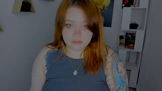 MoonLghte online show from October 2025 07:55:02 PM