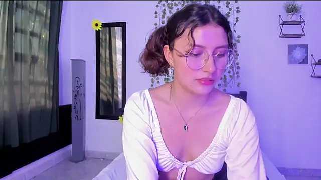 Snapshot of Noellesable chatting on December 2024 02:44:01 PM Noellesable online show from December 2024 02:44:01 PM